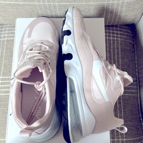 Nike womens Air max 270 React barely rose size 9 worn once - Picture 4 of 4